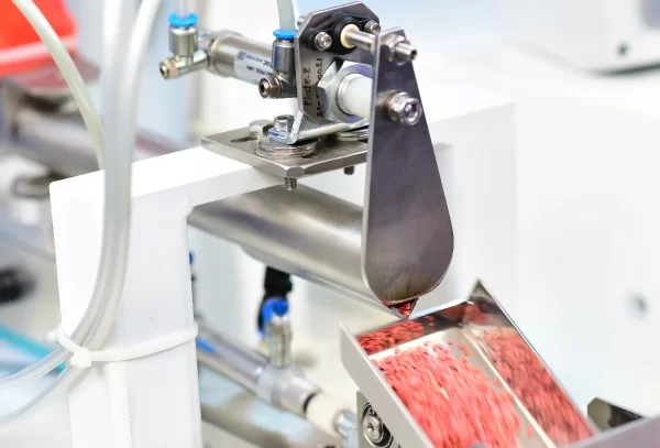 Linear weigher system from Rovema weighing product streams in line
